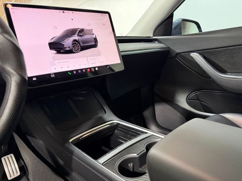Used 2022 Tesla Model Y Performance AWD/4WD image 34