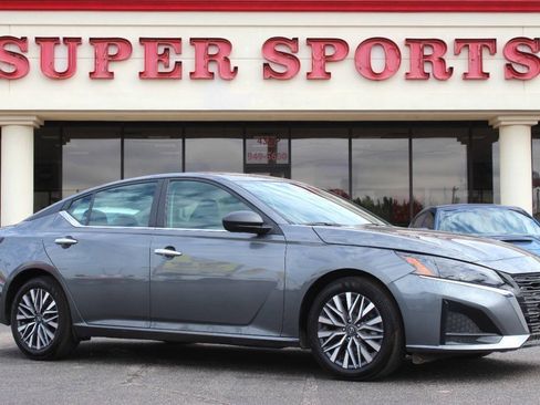 Used 2018 Nissan Altima 2.5 SR w/ SR Special Edition FWD image 1