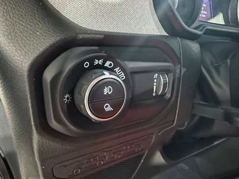 Used 2024 Jeep Gladiator Sport AWD/4WD image 13