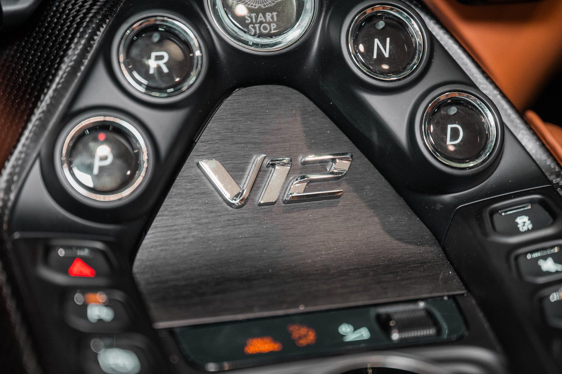 Used 2023 Aston Martin V12 Vantage Roadster RWD image 30