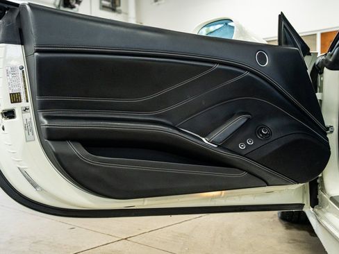 Used 2016 Ferrari California T image 33