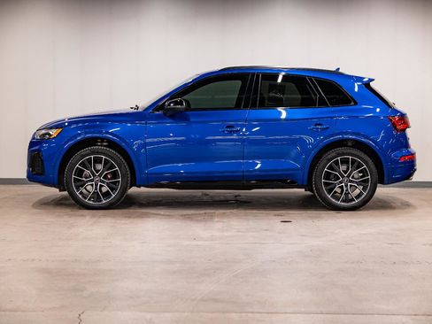 Used 2022 Audi SQ5 Prestige w/ Prestige Package image 2