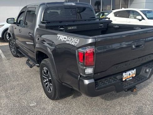 Used 2021 Toyota Tacoma TRD Sport w/ Technology Package image 5