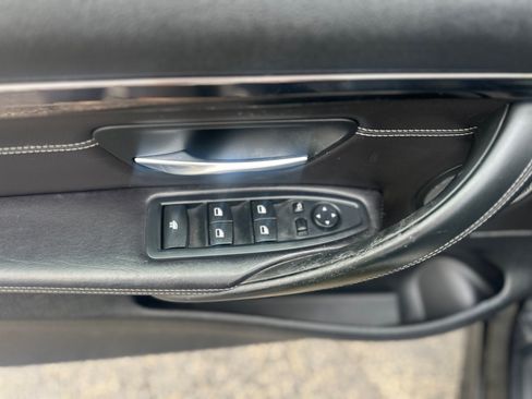 Used 2016 BMW M4 Convertible RWD image 16