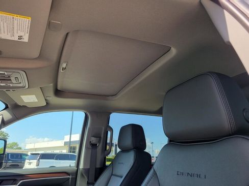 New 2025 GMC Sierra 3500 Denali w/ Denali Reserve Package image 24