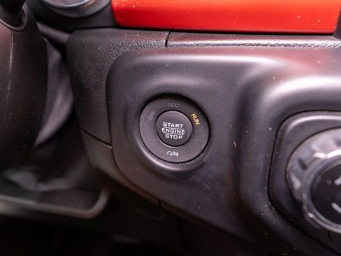 Used 2021 Jeep Wrangler Unlimited Rubicon AWD/4WD image 31