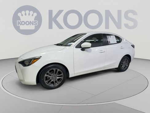 Used 2019 Toyota Yaris LE FWD image 5