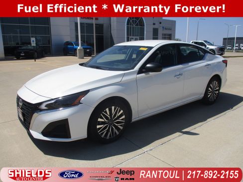 Used 2025 Nissan Altima 2.5 SV FWD image 1