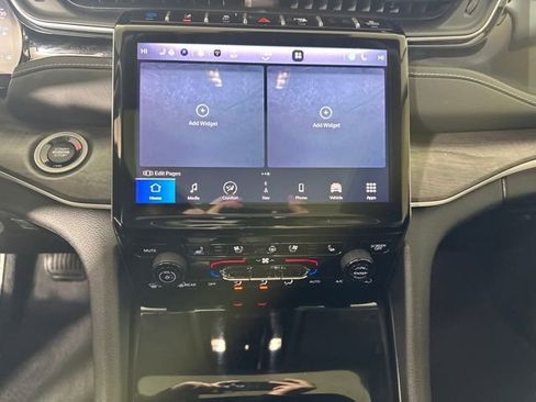 Used 2023 Jeep Grand Cherokee 4WD 4xe w/ Luxury Tech Group II image 22