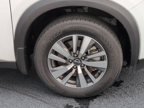 Used 2025 Nissan Pathfinder SL AWD/4WD image 10