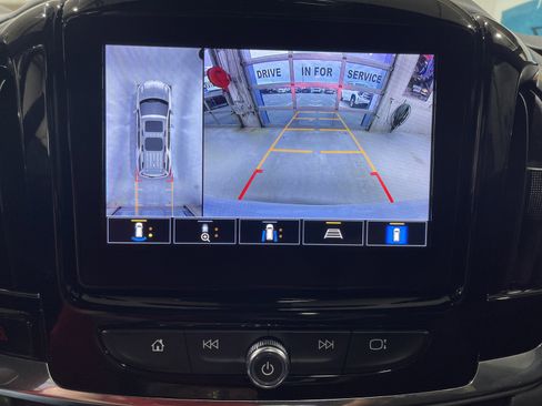 Used 2023 Chevrolet Traverse RS AWD/4WD image 24