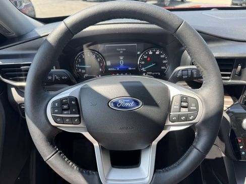 Used 2024 Ford Explorer Limited w/ Limited Technology Package AWD/4WD image 18