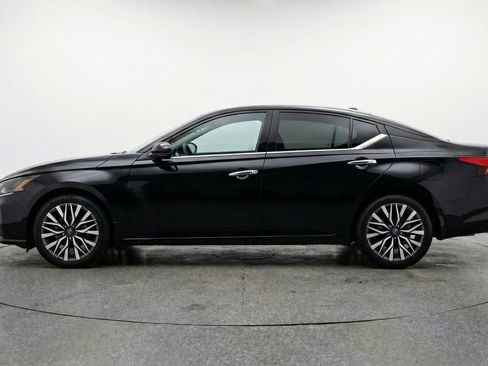 Used 2025 Nissan Altima 2.5 SV image 5