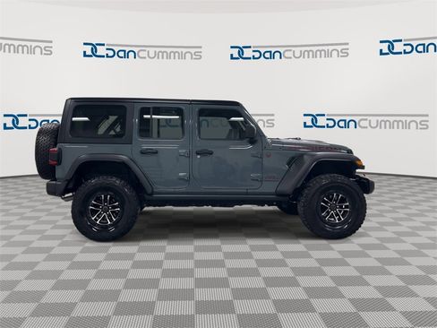 Used 2024 Jeep Wrangler Unlimited Rubicon w/ XTREMEE 35" Tire Package image 9