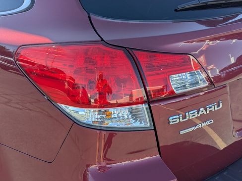 Used 2013 Subaru Outback 2.5i Limited AWD/4WD image 11
