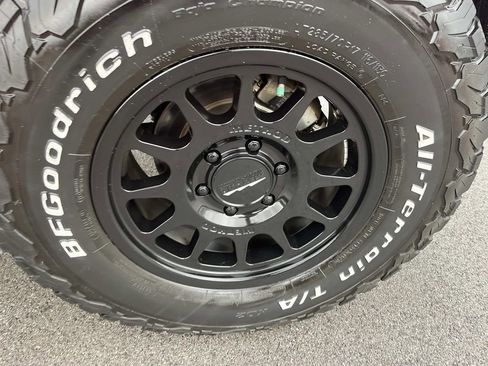 Used 2023 Ford Bronco 4-Door image 11