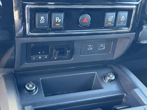 Used 2021 Nissan Titan Platinum Reserve image 6