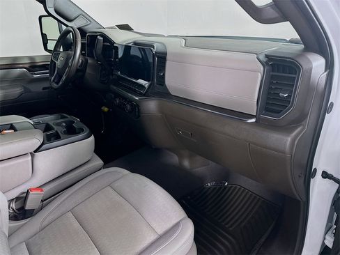 Used 2024 Chevrolet Silverado 2500 LT image 31