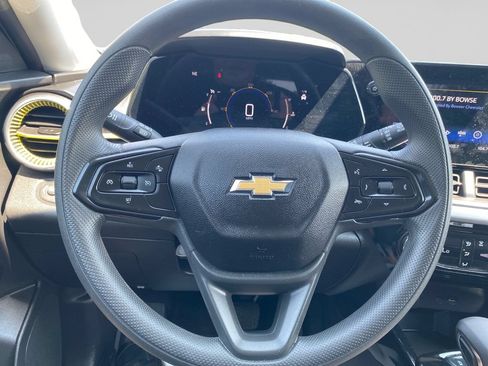 Used 2026 Chevrolet Trax LT FWD image 24