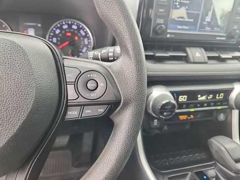 Used 2020 Toyota RAV4 XLE w/ Convenience Package FWD image 25