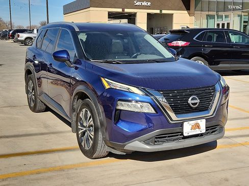 Used 2022 Nissan Rogue SV w/ SV Premium Package image 6