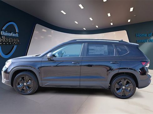 New 2026 Volkswagen Taos SE image 7