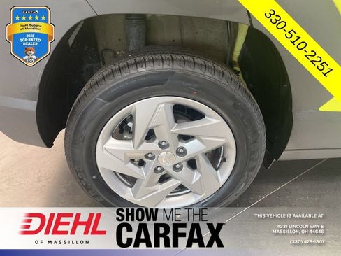 Used 2024 Hyundai Kona SE AWD/4WD image 12