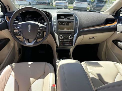 Used 2017 Lincoln MKC Select w/ Select Plus Package AWD/4WD image 12