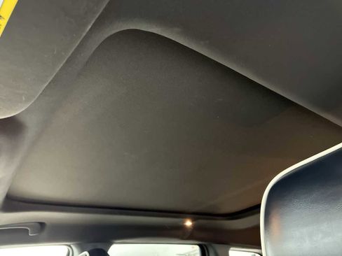 Used 2017 Jeep Grand Cherokee Overland image 16