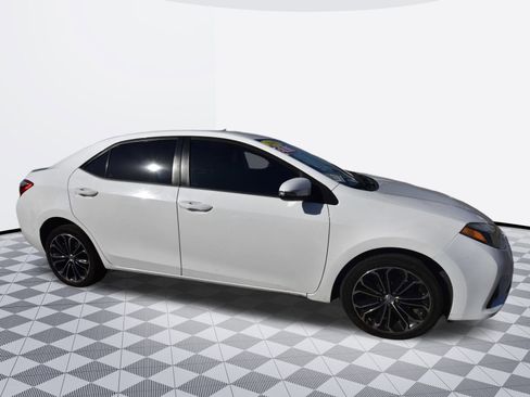 Used 2015 Toyota Corolla S Premium image 4