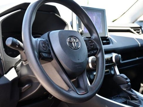 Used 2025 Toyota RAV4 XLE FWD image 12