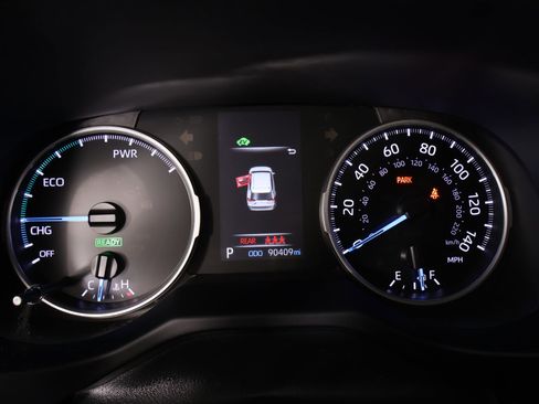 Used 2021 Toyota RAV4 LE AWD/4WD image 4