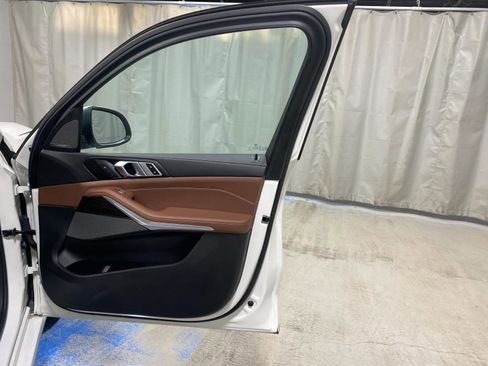 Certified 2025 BMW X7 xDrive40i w/ Premium Package image 24