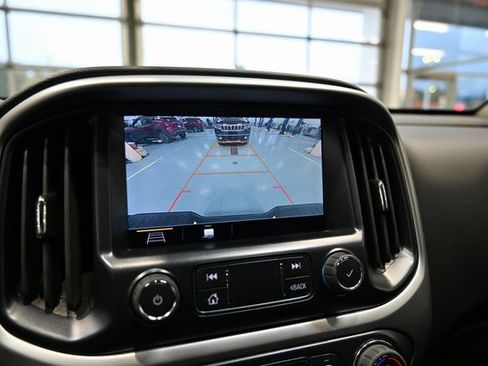 Used 2022 Chevrolet Colorado ZR2 image 17