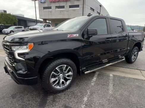 Used 2023 Chevrolet Silverado 1500 RST w/ Z71 Off-Road Package image 4