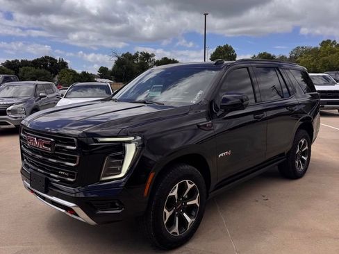 Used 2026 GMC Yukon AT4 Ultimate AWD/4WD image 3