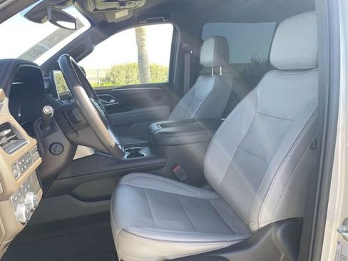 Used 2022 GMC Yukon XL SLT w/ SLT Luxury Package AWD/4WD image 18