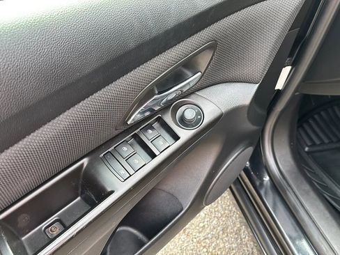 Used 2014 Chevrolet Cruze LT w/ Technology Package FWD image 17
