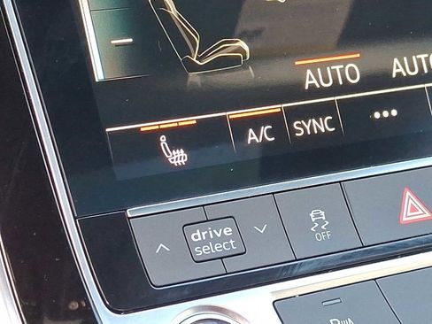 Certified 2025 Audi Q7 2.0T Premium w/ Convenience Plus Package image 19