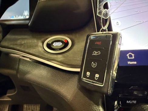 New 2025 Jeep Grand Cherokee Limited w/ Black Appearance Package image 29