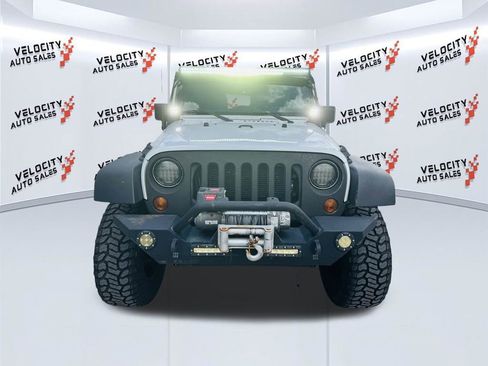Used 2013 Jeep Wrangler Unlimited Sahara w/ Connectivity Group AWD/4WD image 9