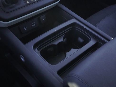 Used 2020 Land Rover Defender 110 SE image 14