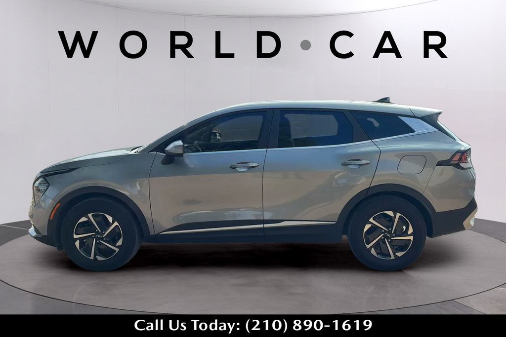 Used 2025 Kia Sportage LX FWD image 4