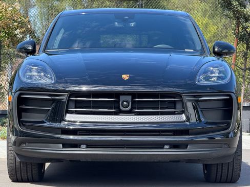Used 2025 Porsche Macan AWD/4WD image 10