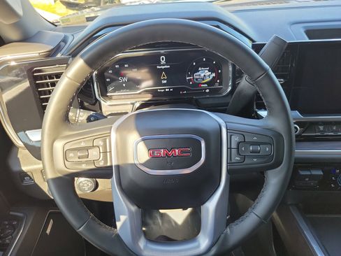 Used 2025 GMC Sierra 2500 SLT w/ SLT Premium Package AWD/4WD image 19