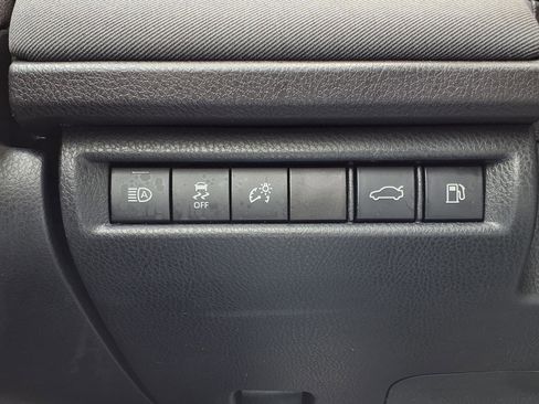 Used 2025 Toyota Camry LE FWD image 19