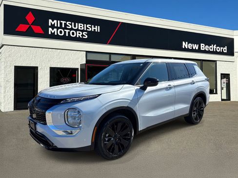 New 2026 Mitsubishi Outlander LE AWD/4WD image 1