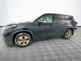 Certified 2022 Toyota Highlander Bronze Edition image 4