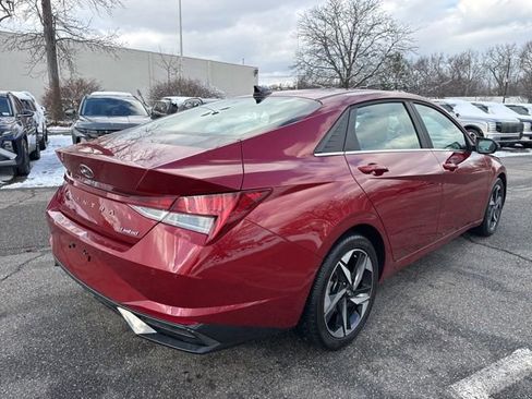 Used 2023 Hyundai Elantra Limited image 16