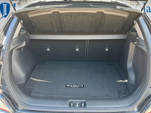Certified 2022 Hyundai Kona Limited w/ Cargo Package FWD image 9